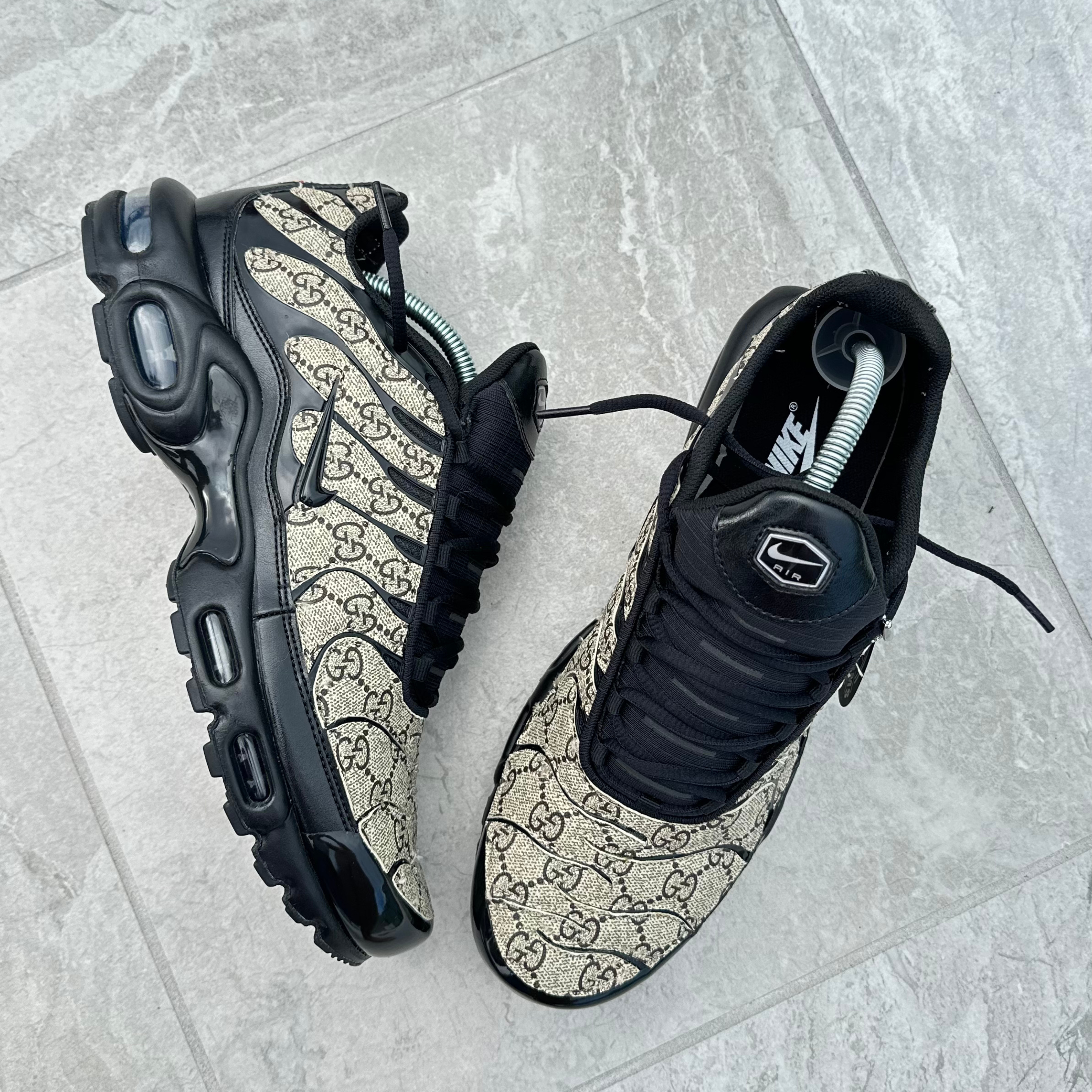 BLK GG ULT TN