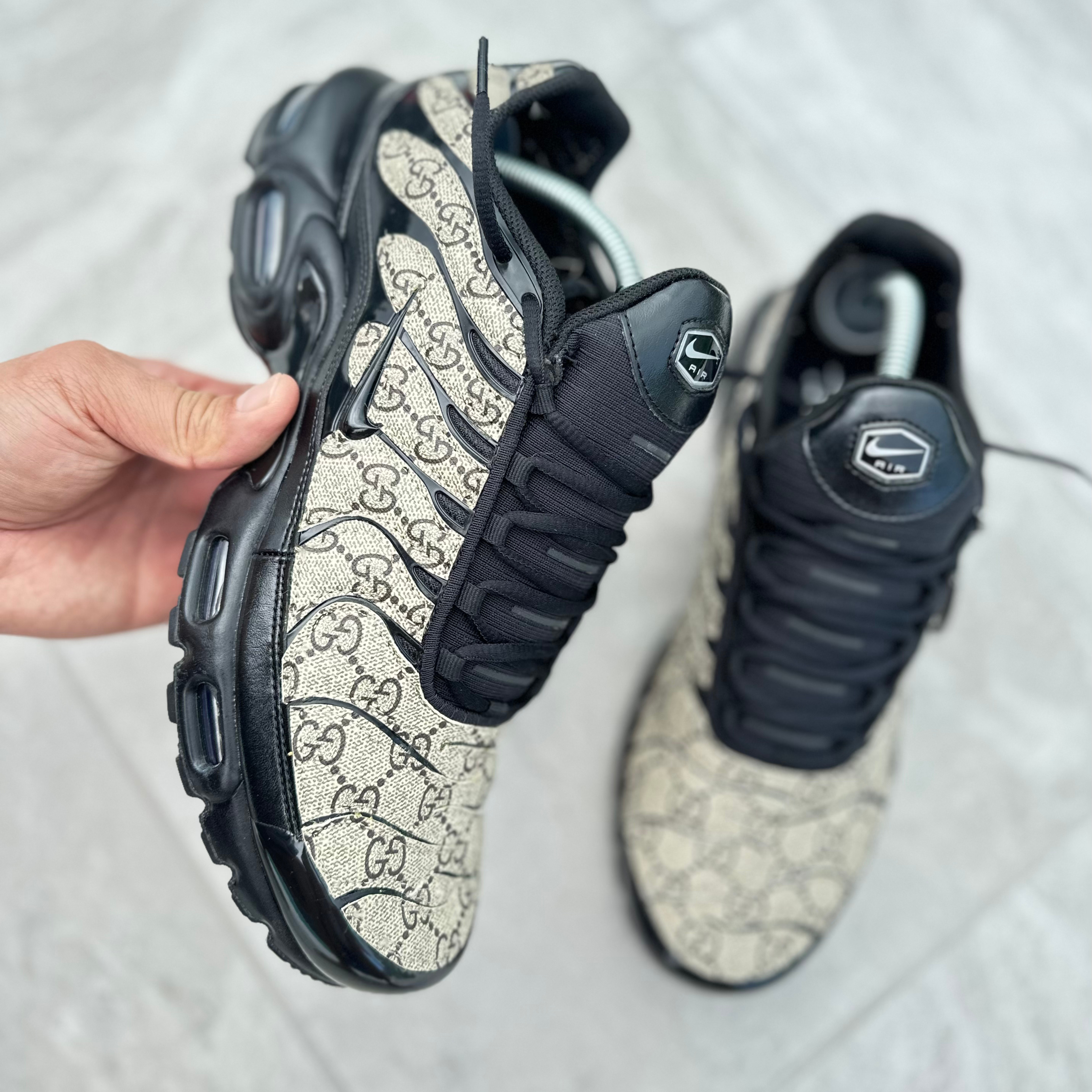 BLK GG ULT TN